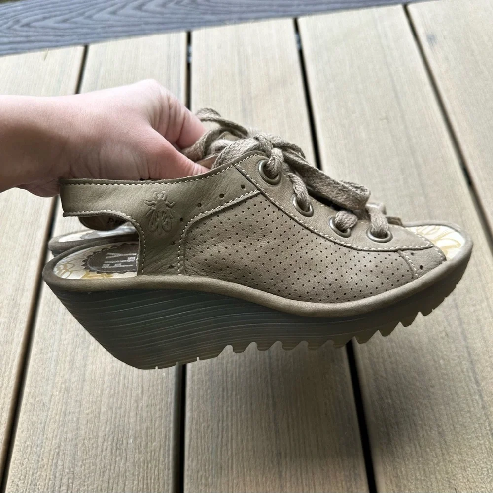 Fly London Yuta Peep Toe Wedge Sneakers Taupe Tan Size 38, 7-7.5 Women’s